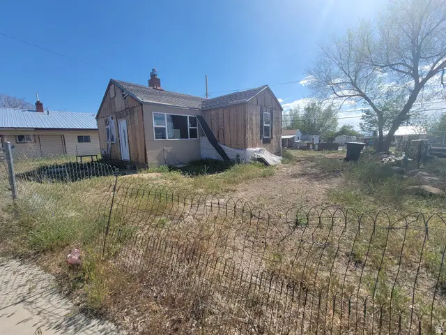 136 W Whitmore Dr, East Carbon, UT 84520 - #3