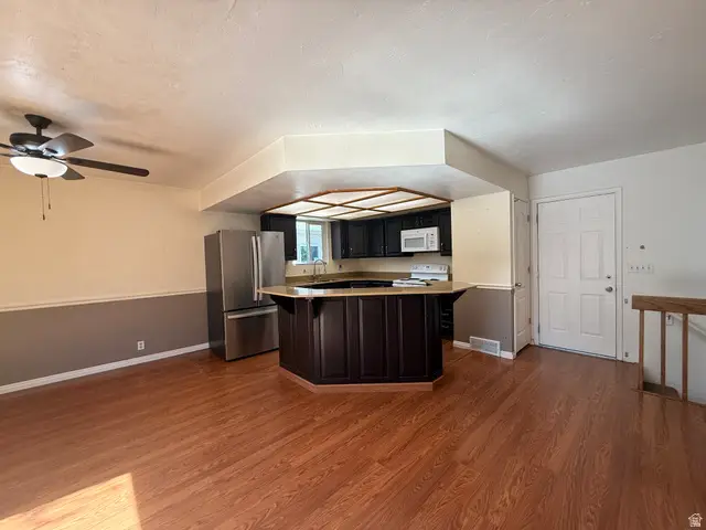 11119 S Londonderry Dr E, Sandy, UT 84092 - #3