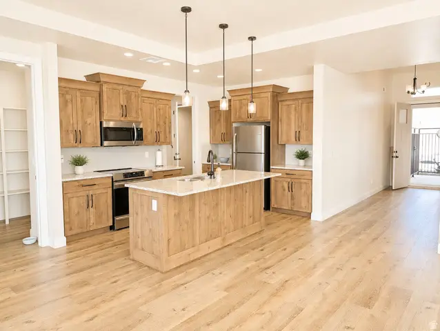 951 N Main St, La Verkin, UT 84745 - #2