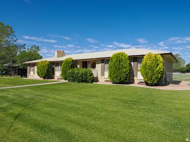 12366 S Mountain View Dr W, Riverton, UT 84065 - #2
