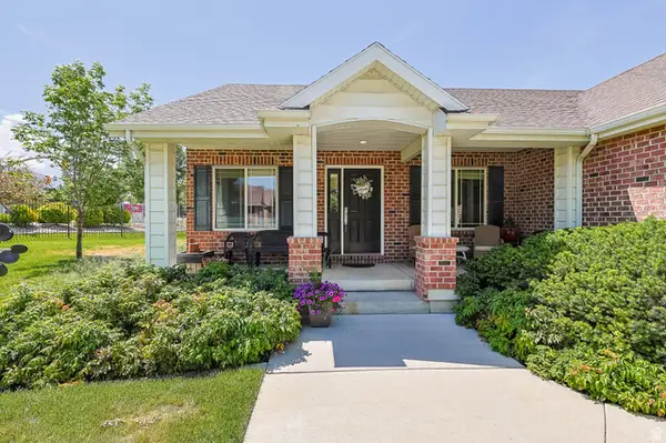 31 Village Square Rd, Centerville, UT 84014