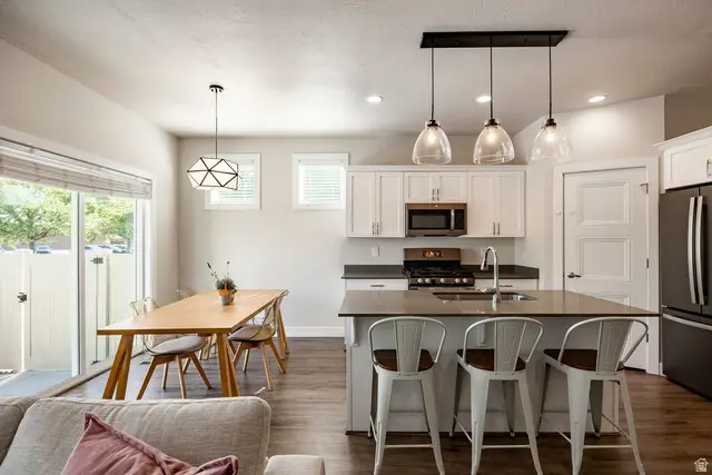 1323 E Weyburn Ln S, Holladay, UT 84117 - #3