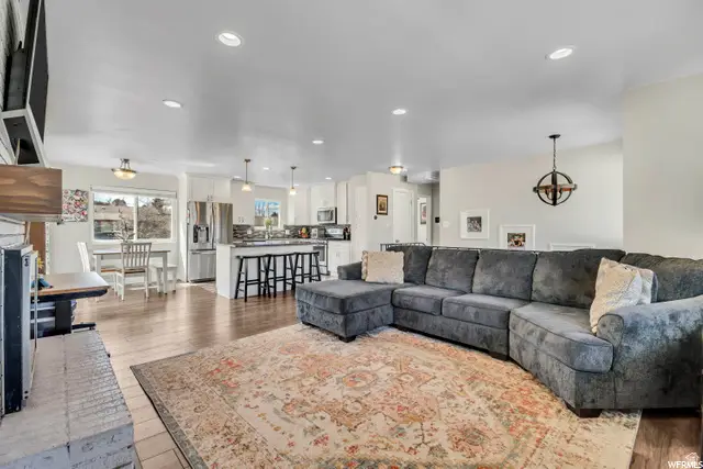 2444 E Quail Run Dr S, Sandy, UT 84093 - #3