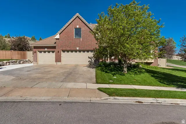 4642 N Pebblestone Ln W, Lehi, UT 84043 - #3