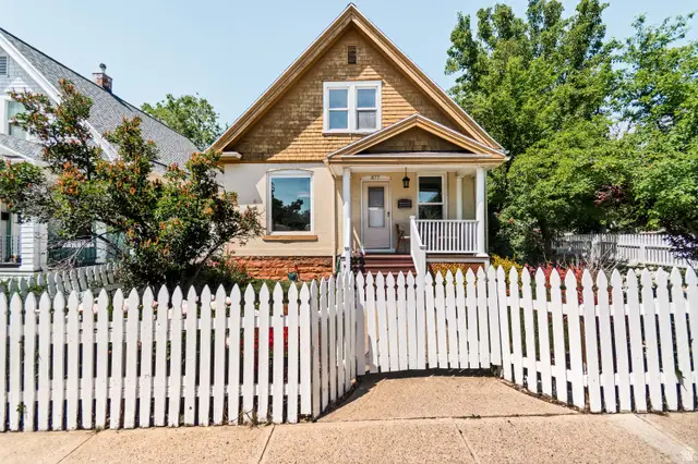 877 E 300 S, Salt Lake City, UT 84102 - #1