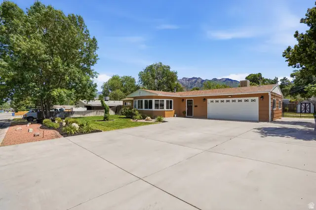 6889 S Village Rd E, Cottonwood Heights, UT 84121 - #2