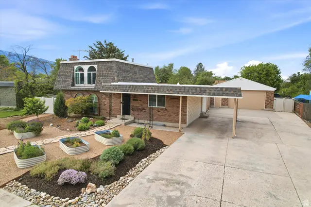 1374 E Willow Vista Dr, Sandy, UT 84093 - #2