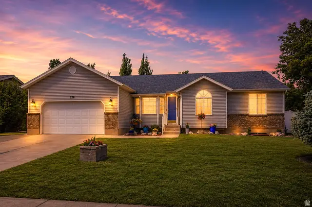 976 W 1400 S, Woods Cross, UT 84087 - #1