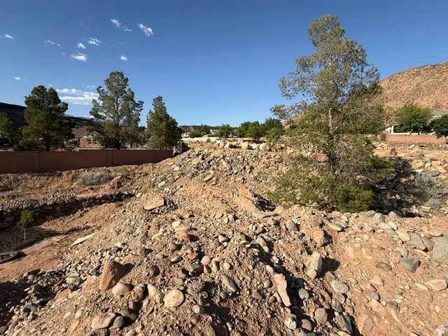 737 E Red Sands Dr, Washington, UT 84780 - #2