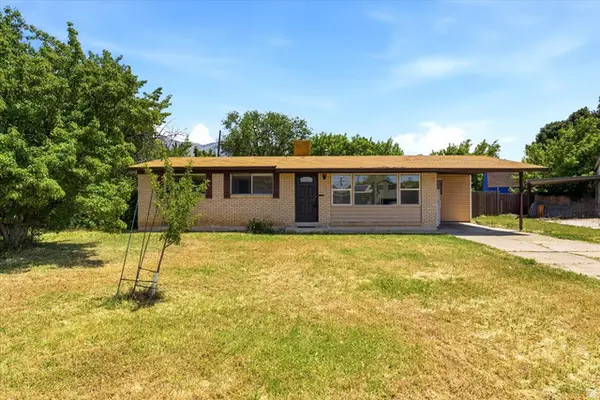 878 N Garnet E, Layton, UT 84041