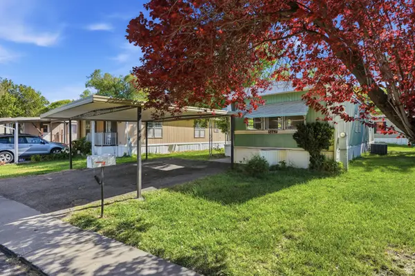 5067 S El Amador St, Holladay, UT 84117