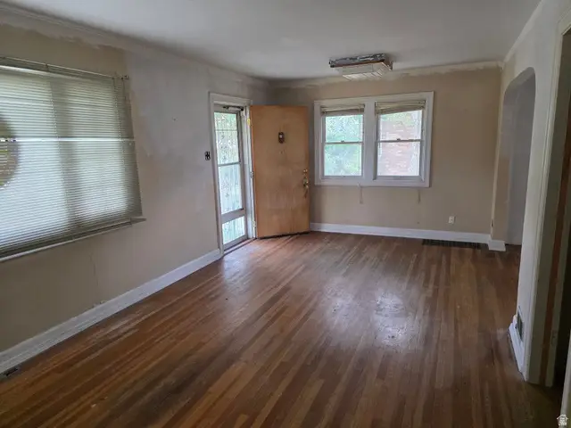 2534 S Beverly St E, Salt Lake City, UT 84117 - #3