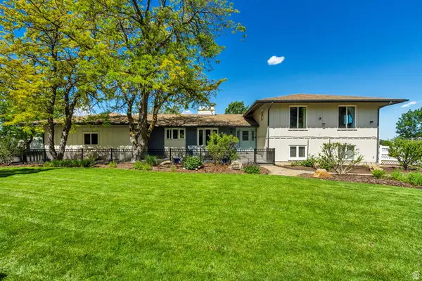 10814 S Whirlaway Ln, Sandy, UT 84092