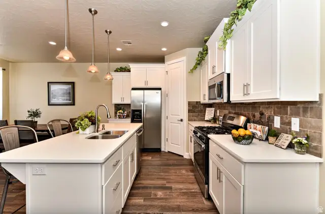 1622 W Canyon Tree Dr, Saint George, UT 84770 - #2