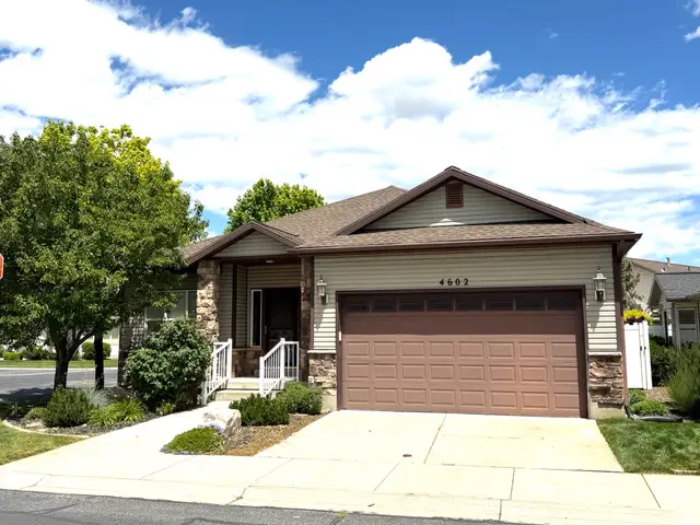 4602 S Hathaway Dr E, Roy, UT 84067 - #3