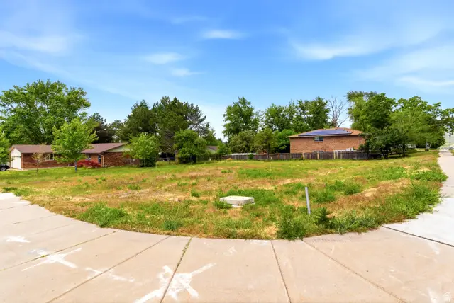 2883 E Sunset Dr, Layton, UT 84040 - #1