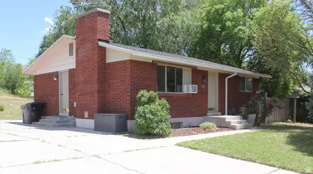 346 N 800 E, Springville, UT 84663 - #1