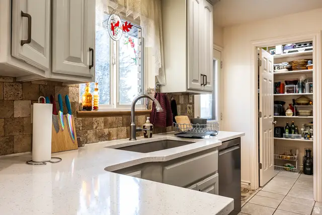 2124 E Cherry Ln, Layton, UT 84040 - #3