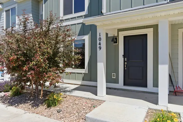 1049 E Regatta Ln, Saratoga Springs, UT 84045 - #3
