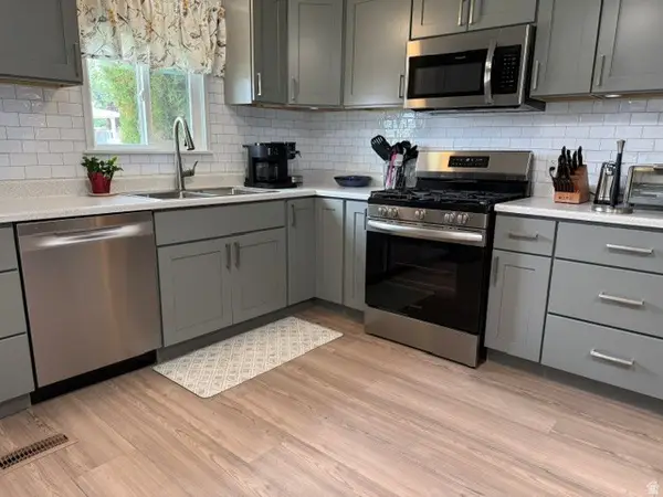 766 W Monte Bella Dr, Taylorsville, UT 84123