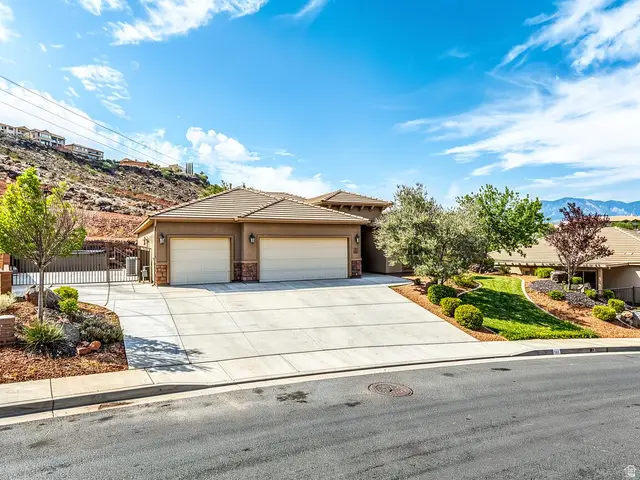 161 N Acantilado Dr, Saint George, UT 84790 - #3