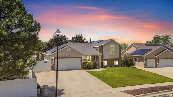 9592 Wood Park Ln, South Jordan, UT 84009