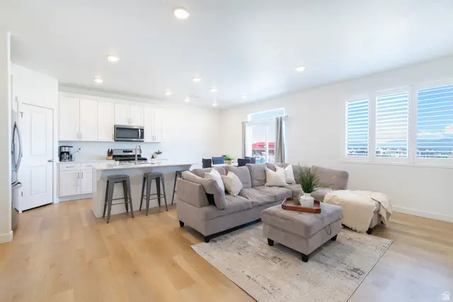 7911 S Highlandpoint Way #422, West Jordan, UT 84081 - #2