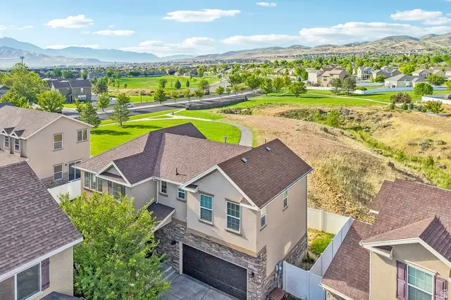 5037 W London Bay Dr, Riverton, UT 84096 - #2