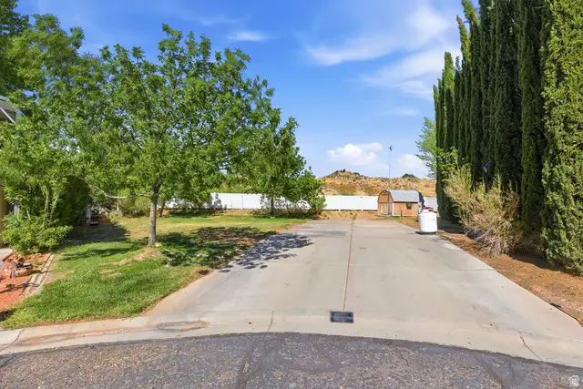 43 N Volcano St, Hurricane, UT 84737 - #1