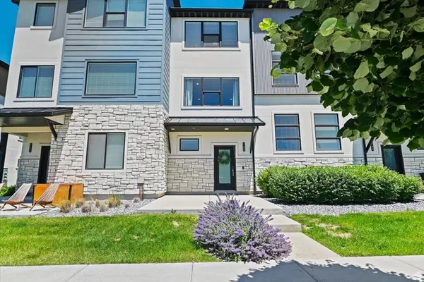 768 W Harvest Glen Rd, American Fork, UT 84003