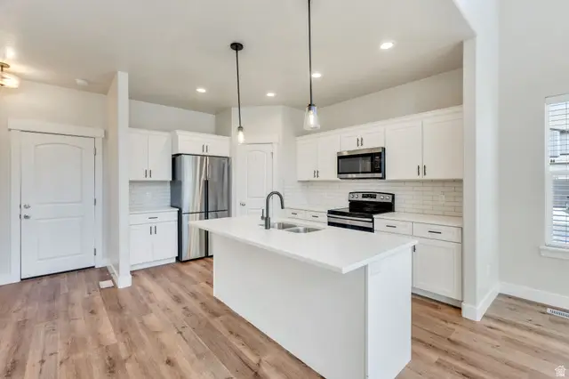 261 W 630 N #1006, Vineyard, UT 84059 - #2