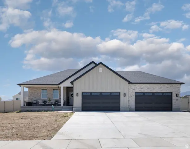 377 W Rigdon St S, Grantsville, UT 84029 - #2