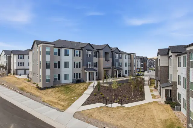 752 N Favreau Ln #V201, Saratoga Springs, UT 84045 - #3