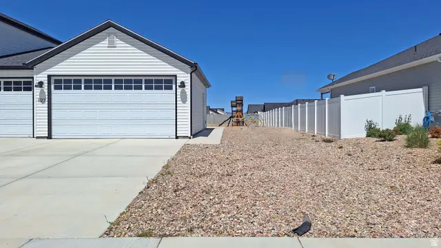 1127 E 4240 N, Enoch, UT 84721 - #3