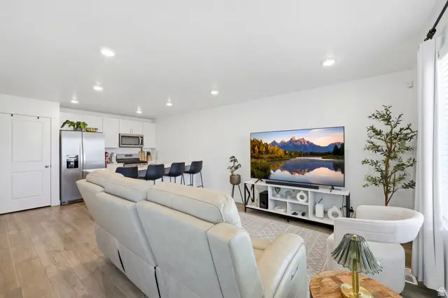 8446 W Beckville Dr S, Magna, UT 84044 - #3