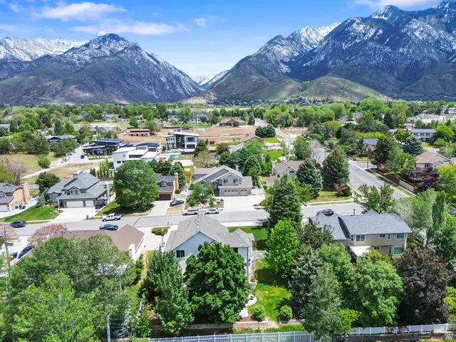 9970 S Summit View Dr E, Sandy, UT 84092 - #3