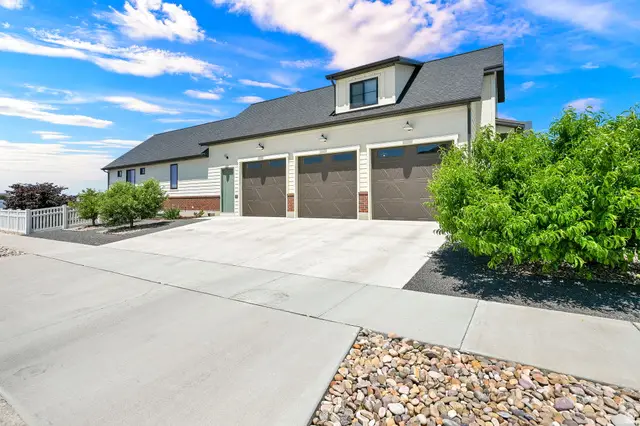 151 N Welden Way, Layton, UT 84041 - #3
