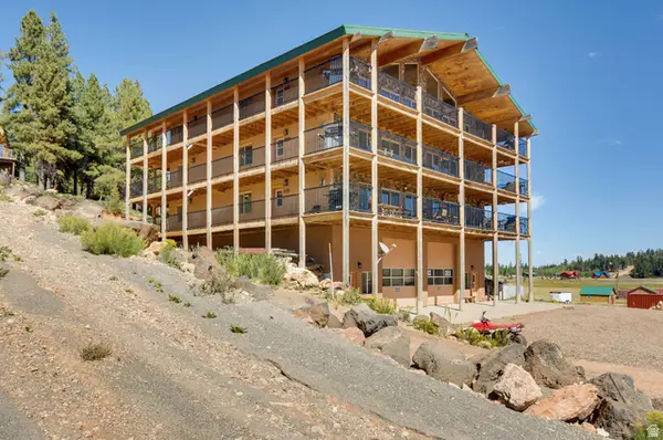 885 E Church Dr, Kanab, UT 84741