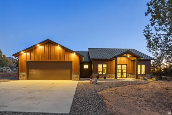 369 W Pinyon Pine Dr, Orderville, UT 84758