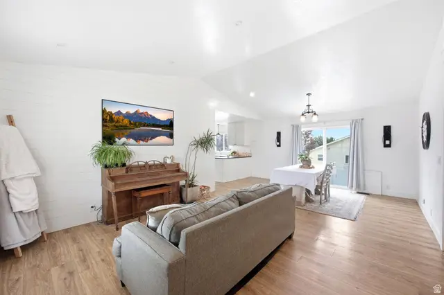 103 W 2250 N, Layton, UT 84041 - #3
