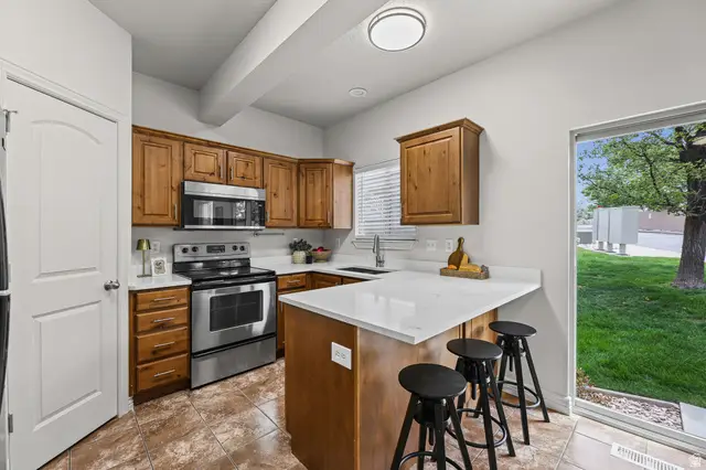 1944 N Hollow Ct, Lehi, UT 84043 - #3