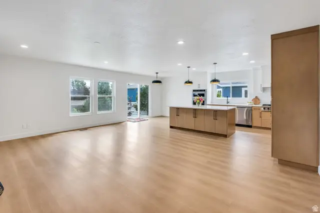 8453 S Windmill Dr, West Jordan, UT 84081 - #2