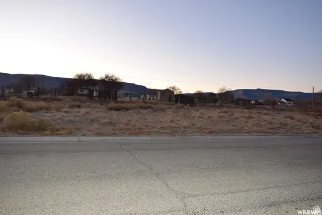 595 N Esquire Pkwy #7, Castle Dale, UT 84513 - #3