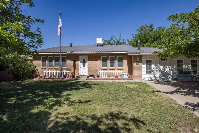 571 Mivida Dr, Moab, UT 84532 - #3