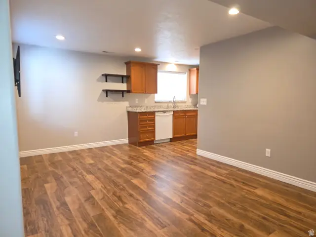 662 E Plum Creek Ln S, Ogden, UT 84404 - #3