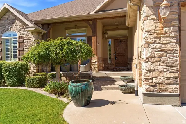 513 N Peacefield Dr, Layton, UT 84040 - #3