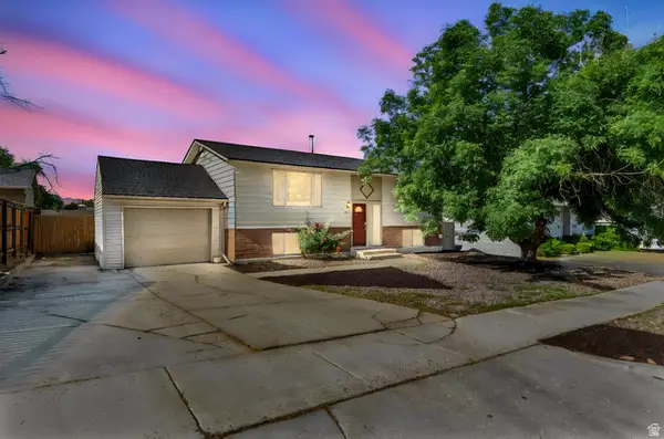 1124 E Webster Dr, Sandy, UT 84094
