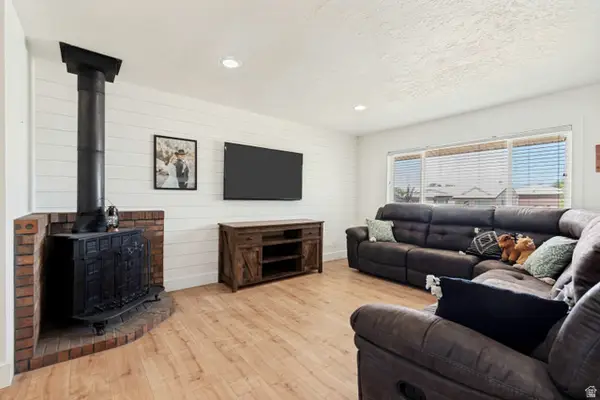 5160 S Charlotte Ave W, Salt Lake City, UT 84118