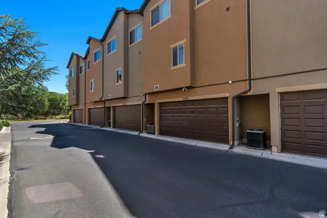 3750 S Prairiewood Dr, Salt Lake City, UT 84115 - #3