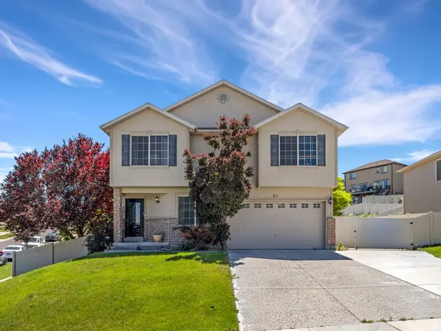 211 W Kestrel Dr, Saratoga Springs, UT 84045 - #1